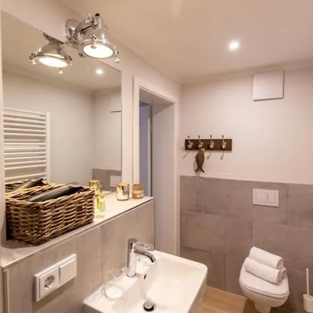 #210 Maisonette Family - #131599 *